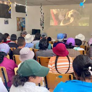 La UBA organizó un cine comunitario en Calderón